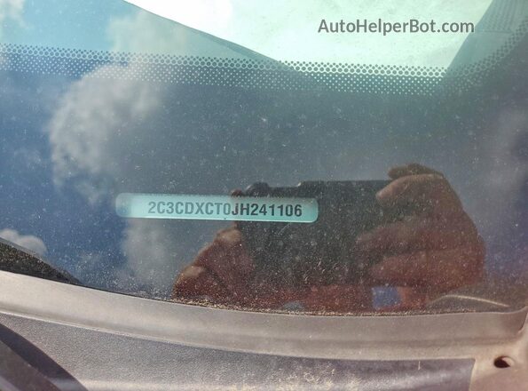 2C3CDXCT0JH241106 2018 DODGE CHARGER Red Widok komory silnika