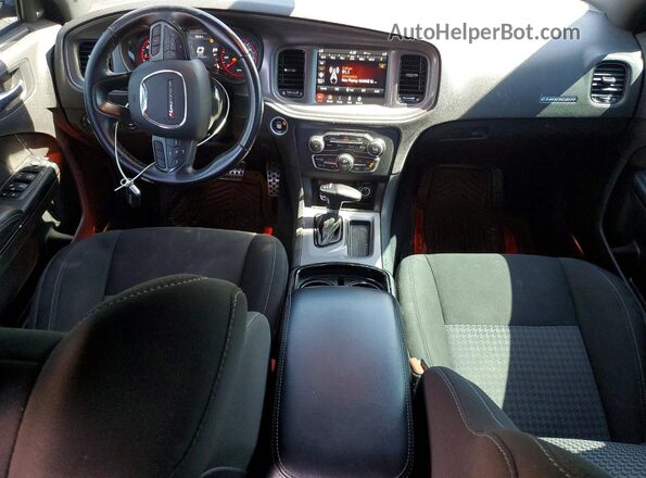 2C3CDXHG0PH615556 2023 DODGE CHARGER Red Widok deski rozdzielczej