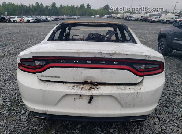 2C3CDXHG9GH218587 2016 DODGE CHARGER White Հետևի տեսք