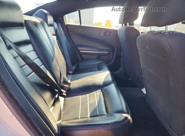 2C3CDXKT6GH331368 2016 DODGE CHARGER White Vista de los asientos traseros