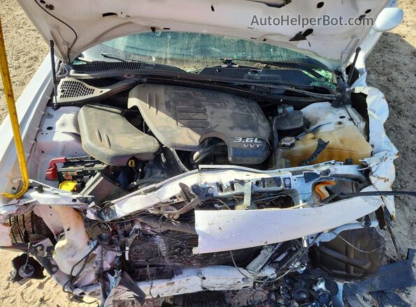 2C3CDZAG2JH172517 2018 DODGE CHALLENGER Белый Вид задней части салона