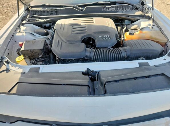 2C3CDZAG2KH750729 2019 DODGE CHALLENGER White Vista interior trasera