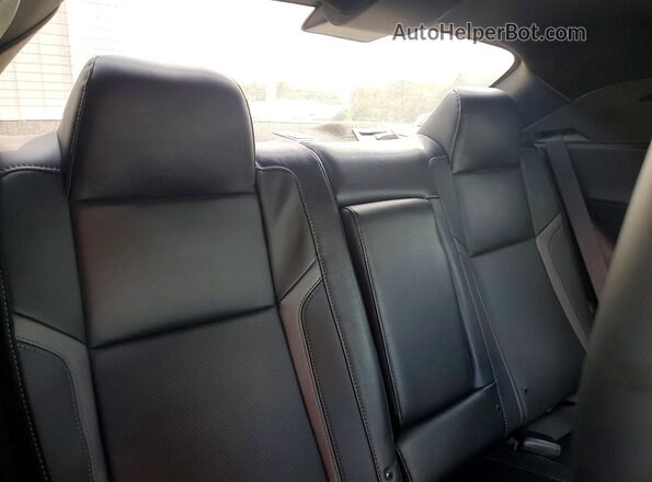 2C3CDZAG4KH746729 2019 DODGE CHALLENGER White უკანა სავარძლების ხედი