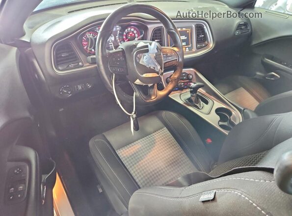2C3CDZAGXNH263265 2022 DODGE CHALLENGER Белый Вид панели приборов