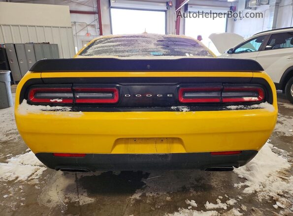 2C3CDZBT0JH178652 2018 DODGE CHALLENGER Yellow Вид ззаду