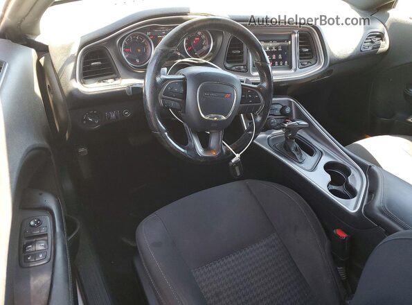 2C3CDZBT0KH654707 2019 DODGE CHALLENGER Белый Вид панели приборов