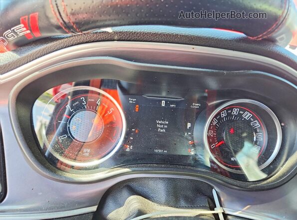 2C3CDZBT5LH118305 2020 DODGE CHALLENGER Red Вид щитка приладів