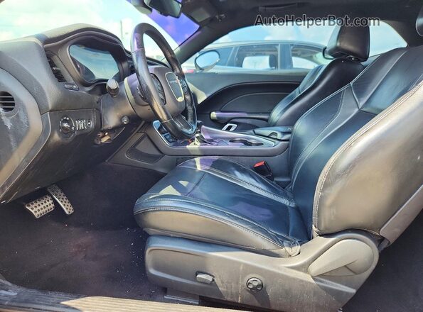 2C3CDZBT6GH322097 2016 DODGE CHALLENGER Black Front interior view