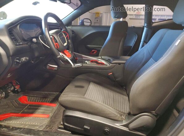 2C3CDZBT6JH208544 2018 DODGE CHALLENGER Серый Вид салона спереди