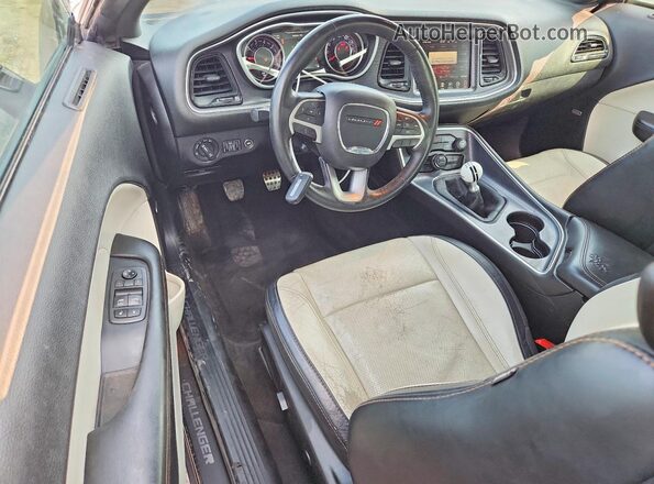2C3CDZBT7GH101494 2016 DODGE CHALLENGER Black Առջևի վահանակի տեսք