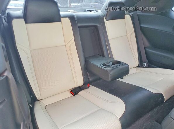 2C3CDZGG9JH255725 2018 DODGE CHALLENGER White Rear seats view
