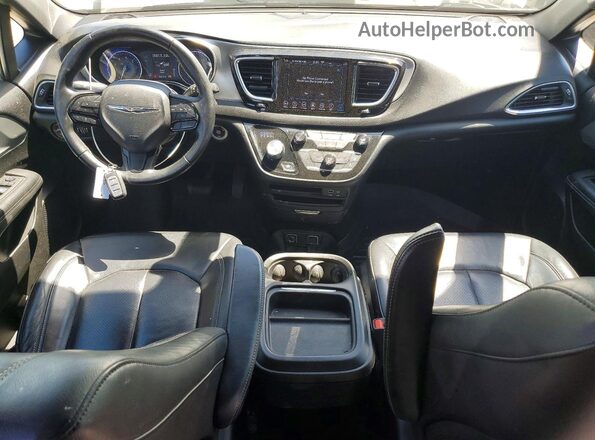 2C4RC1BG0JR228392 2018 CHRYSLER PACIFICA White Widok deski rozdzielczej