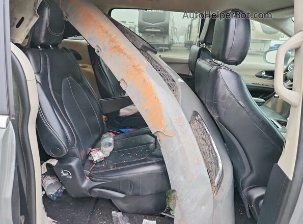 2C4RC1BG0NR132543 2022 CHRYSLER PACIFICA Gray უკანა სავარძლების ხედი