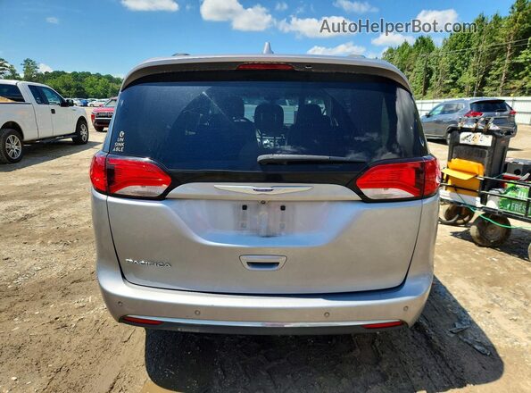 2C4RC1BG1JR291713 2018 CHRYSLER PACIFICA Silver Rear view