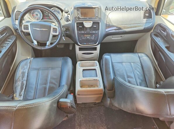 2C4RC1BG2GR140968 2016 CHRYSLER TOWN Белый Вид панели приборов