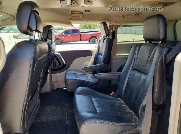 2C4RC1BG2GR140968 2016 CHRYSLER TOWN Белый Вид задней части салона