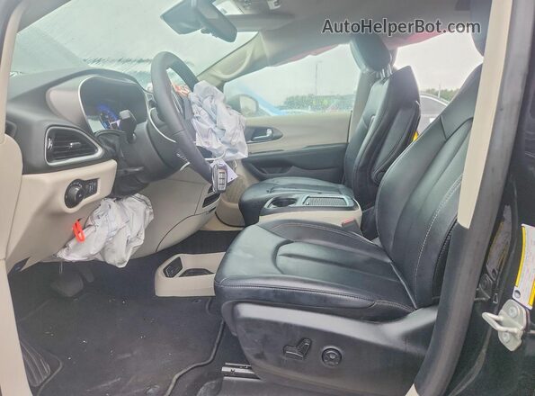 2C4RC1BG2RR136549 2024 CHRYSLER PACIFICA Gray Front interior view