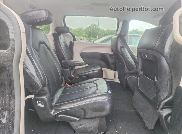 2C4RC1BG2RR136549 2024 CHRYSLER PACIFICA Gray Rear interior view