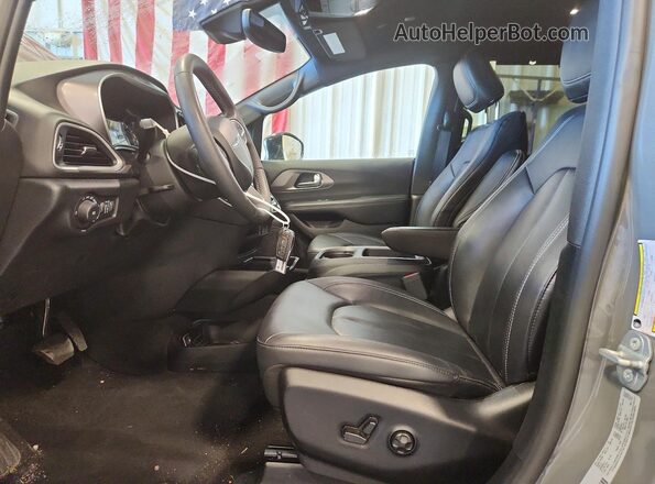 2C4RC1BG2SR540957 2025 CHRYSLER PACIFICA Gray Dashboard view