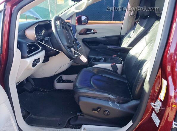 2C4RC1BG4JR107557 2018 CHRYSLER PACIFICA Burgundy Front interior view