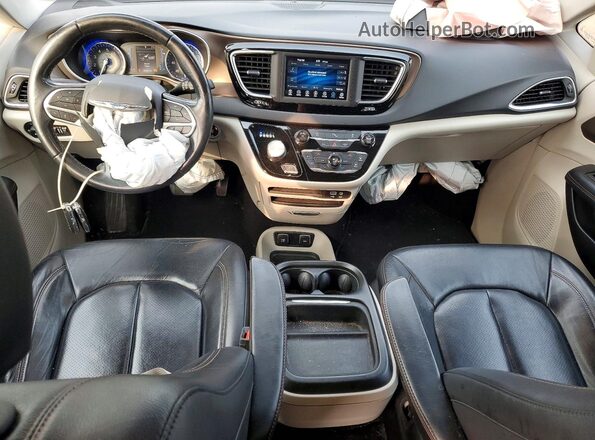 2C4RC1BG4JR193548 2018 CHRYSLER PACIFICA Gray Widok deski rozdzielczej