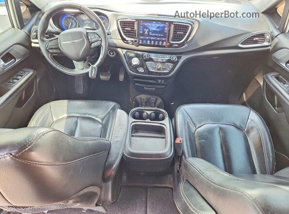 2C4RC1BG4JR228069 2018 CHRYSLER PACIFICA White ხელსაწყოთა პანელის ხედი