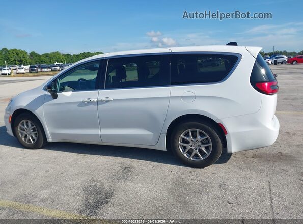 2C4RC1BG4RR149643 2024 CHRYSLER PACIFICA White 360 interior view
