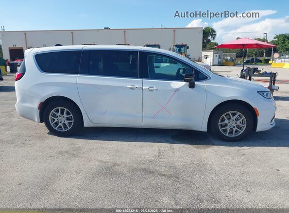 2C4RC1BG4RR149643 2024 CHRYSLER PACIFICA White Rear interior view
