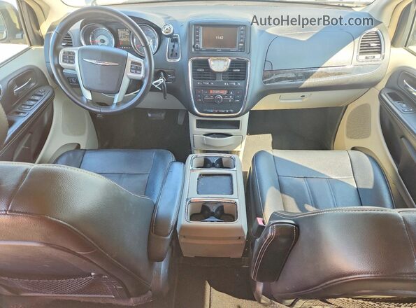 2C4RC1BG5GR238781 2016 CHRYSLER TOWN Blue Widok zestawu wskaźników