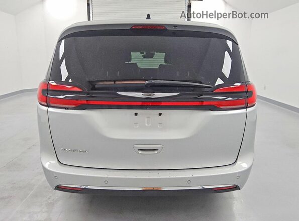 2C4RC1BG5PR509192 2023 CHRYSLER PACIFICA Серебряный Вид сзади