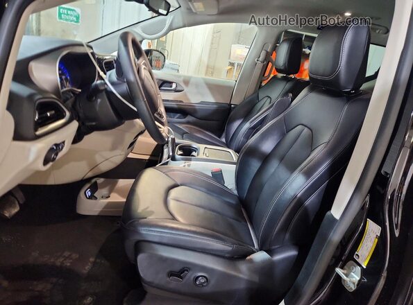 2C4RC1BG5RR140059 2024 CHRYSLER PACIFICA Black Widok wnętrza z przodu