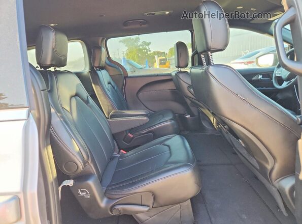 2C4RC1BG5TR212501 2026 CHRYSLER PACIFICA Silver უკანა სალონის ხედი