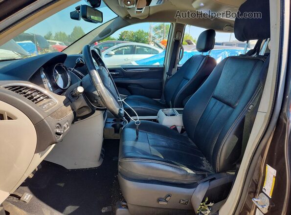 2C4RC1BG7GR133840 2016 CHRYSLER TOWN Charcoal Вид салону спереду