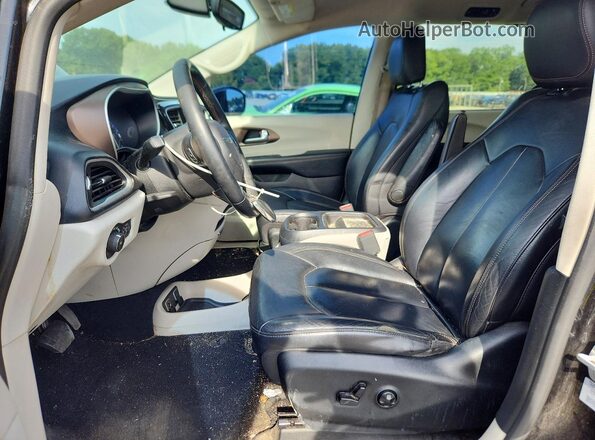 2C4RC1BG7HR778151 2017 CHRYSLER PACIFICA Black Вид салону спереду