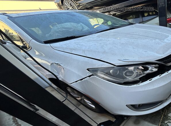 2C4RC1BG8JR118867 2018 CHRYSLER PACIFICA White 