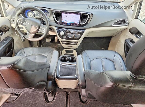 2C4RC1BG8NR149011 2022 CHRYSLER PACIFICA Silver Vista del salpicadero