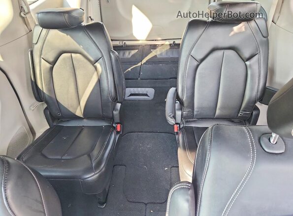 2C4RC1BG8RR120288 2024 CHRYSLER PACIFICA Silver Vista de los asientos traseros