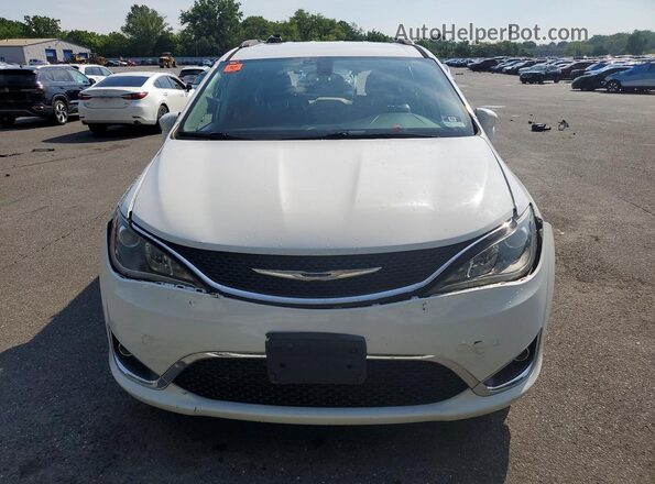 2C4RC1BG9HR621771 2017 CHRYSLER PACIFICA Белый Вид спереди