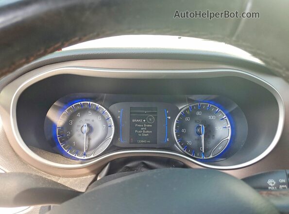 2C4RC1BG9HR621771 2017 CHRYSLER PACIFICA Белый Вид щитка приборов