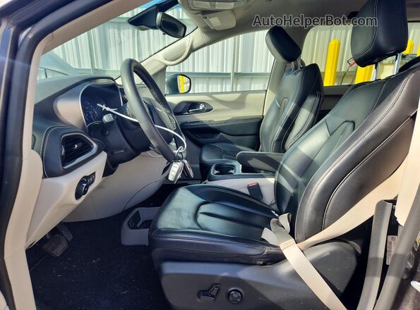 2C4RC1BG9PR517554 2023 CHRYSLER PACIFICA Charcoal Vista interior delantera