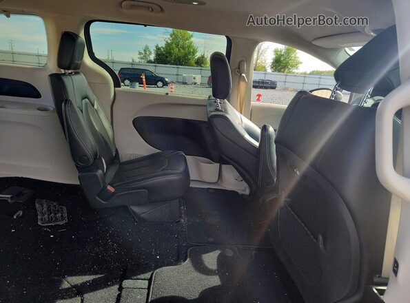 2C4RC1BG9PR517554 2023 CHRYSLER PACIFICA Charcoal Vista interior trasera