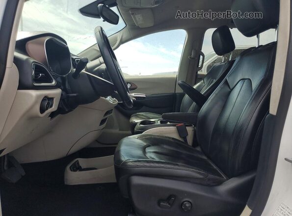 2C4RC1BGXJR110558 2018 CHRYSLER PACIFICA White წინა სალონის ხედი