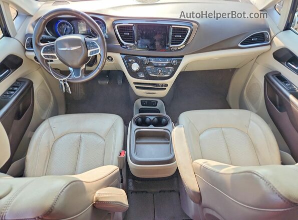 2C4RC1BGXJR309674 2018 CHRYSLER PACIFICA Синий Вид панели приборов