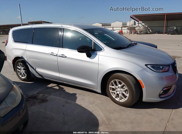 2C4RC1BGXTR155423 2026 CHRYSLER PACIFICA Silver უკანა სალონის ხედი
