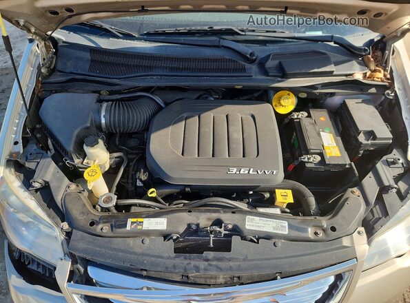 2C4RC1CG1GR283506 2016 CHRYSLER TOWN Золотой Вид задней части салона