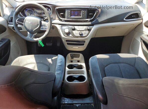 2C4RC1CG2HR788827 2017 CHRYSLER PACIFICA Red Вид панелі приладів