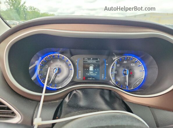 2C4RC1CG4NR158142 2022 CHRYSLER VOYAGER Gray Vista del cuadro de instrumentos