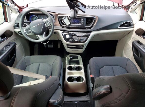2C4RC1CG7HR610086 2017 CHRYSLER PACIFICA Burgundy Widok deski rozdzielczej
