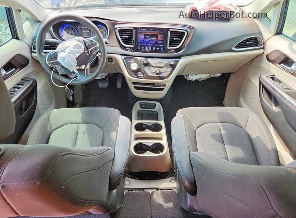 2C4RC1DG0HR708469 2017 CHRYSLER PACIFICA Blue Вид панелі приладів