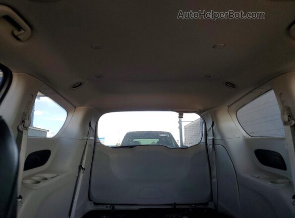 2C4RC1DG2LR268263 2020 CHRYSLER VOYAGER Gray Widok tylnych siedzeń